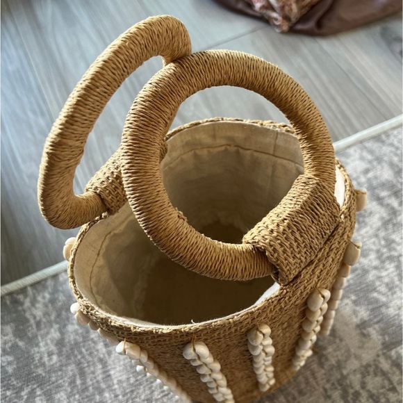 Lulus Shell Purse - Picture 3 of 5